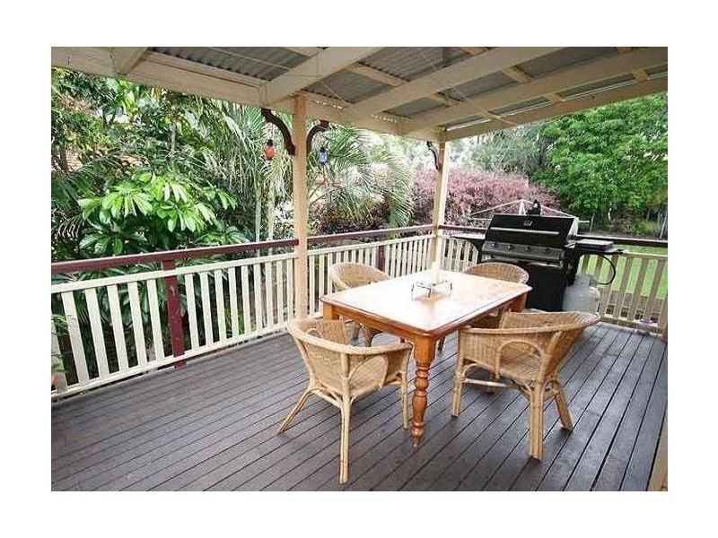 17 Torrens Street, Annerley QLD 4103