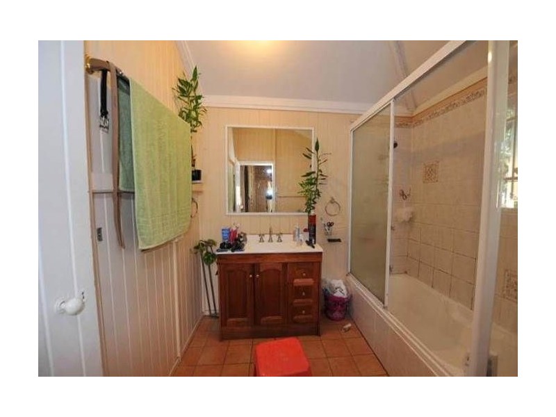17 Torrens Street, Annerley QLD 4103