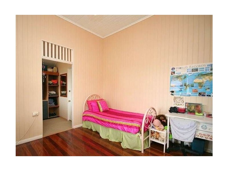 17 Torrens Street, Annerley QLD 4103