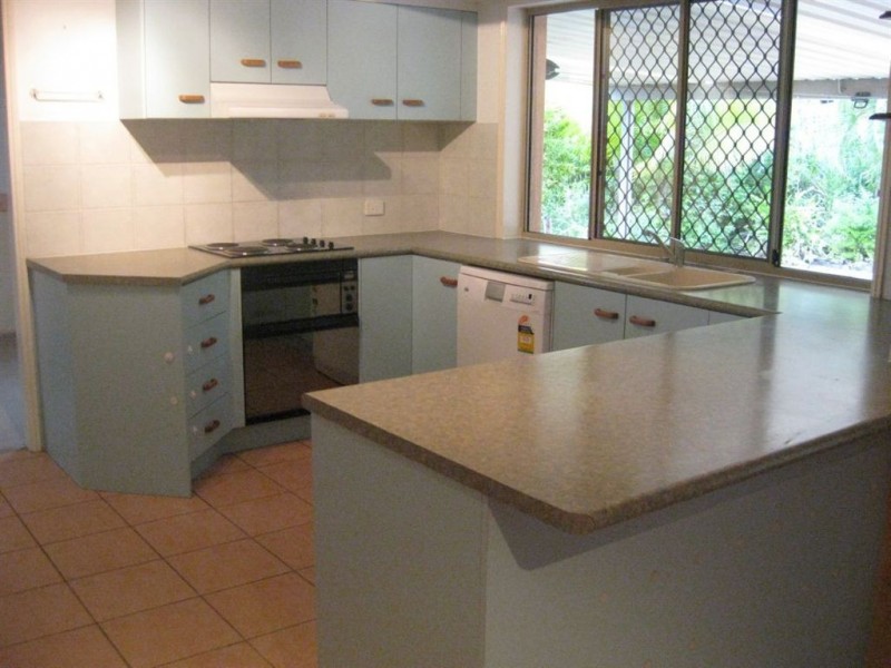 15 Barrier Place, Forest Lake QLD 4078