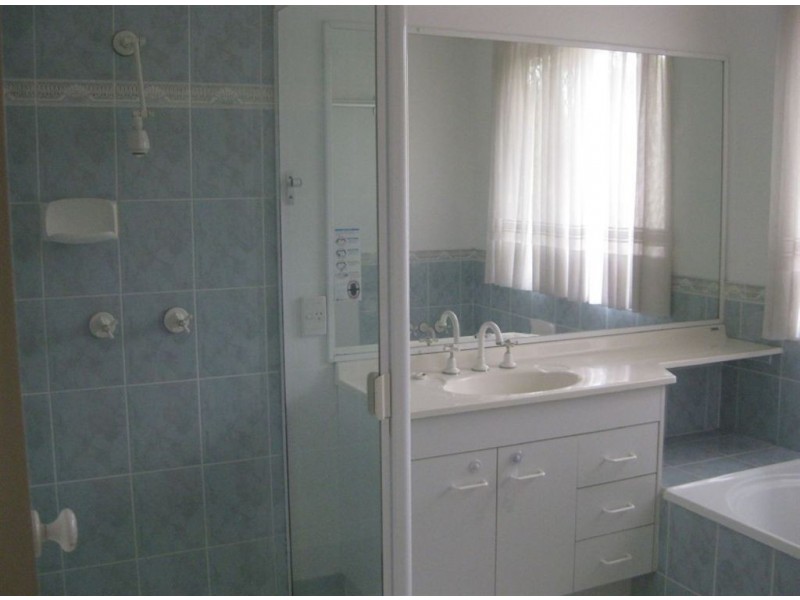 15 Barrier Place, Forest Lake QLD 4078