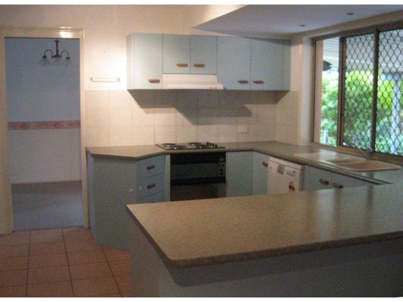 15 Barrier Place, Forest Lake QLD 4078