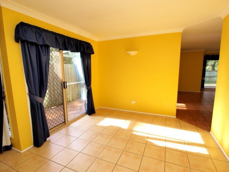 10 Radiata Place, Forest Lake QLD 4078