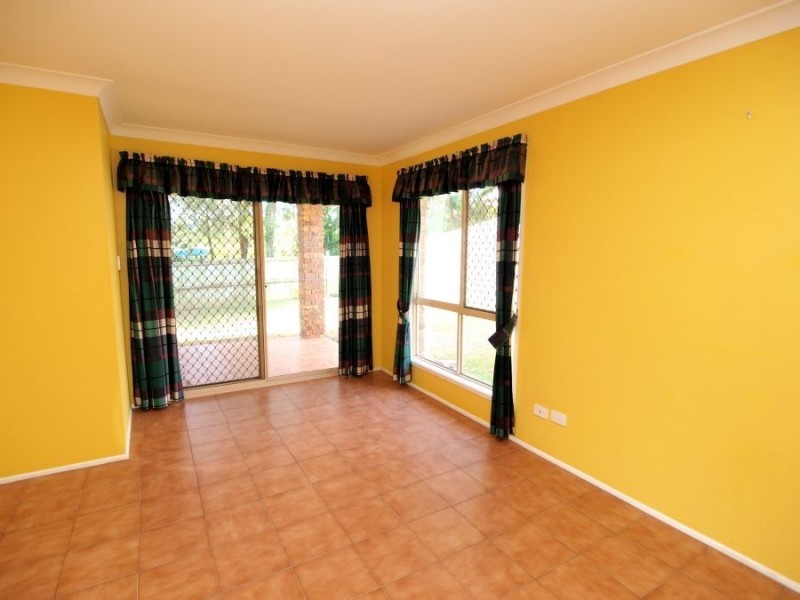 10 Radiata Place, Forest Lake QLD 4078