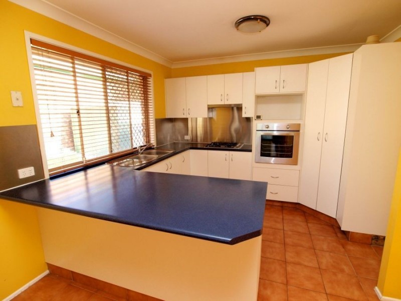 10 Radiata Place, Forest Lake QLD 4078