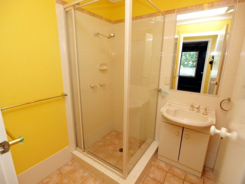 10 Radiata Place, Forest Lake QLD 4078