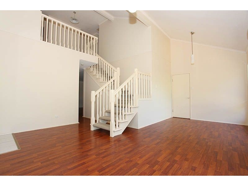 8 Ornata Place, Forest Lake QLD 4078