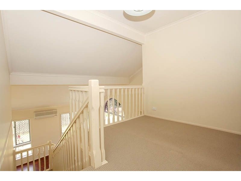 8 Ornata Place, Forest Lake QLD 4078