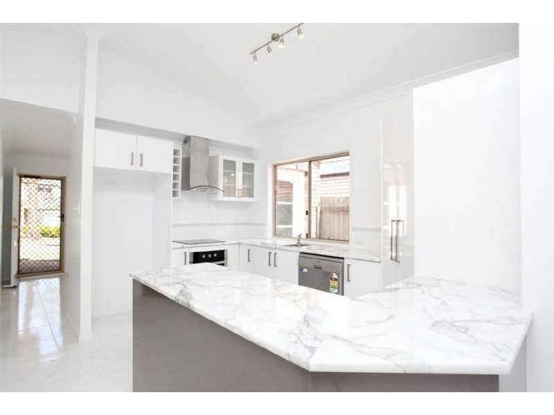 10 Fraser Place, Forest Lake QLD 4078