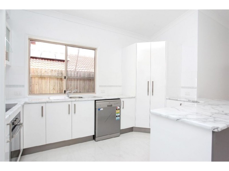 10 Fraser Place, Forest Lake QLD 4078