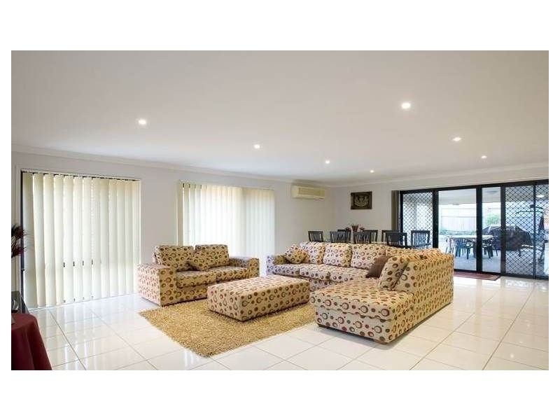 15 Ironbark Place, Heathwood QLD 4110