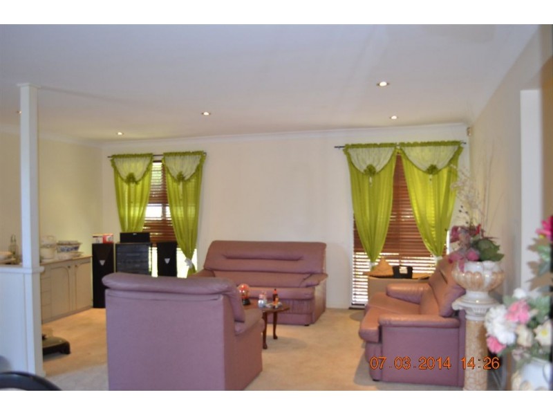 35 Cianthus Street, Regents Park QLD 4118