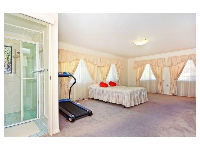 5 Eleanor Court, Camira QLD 4300