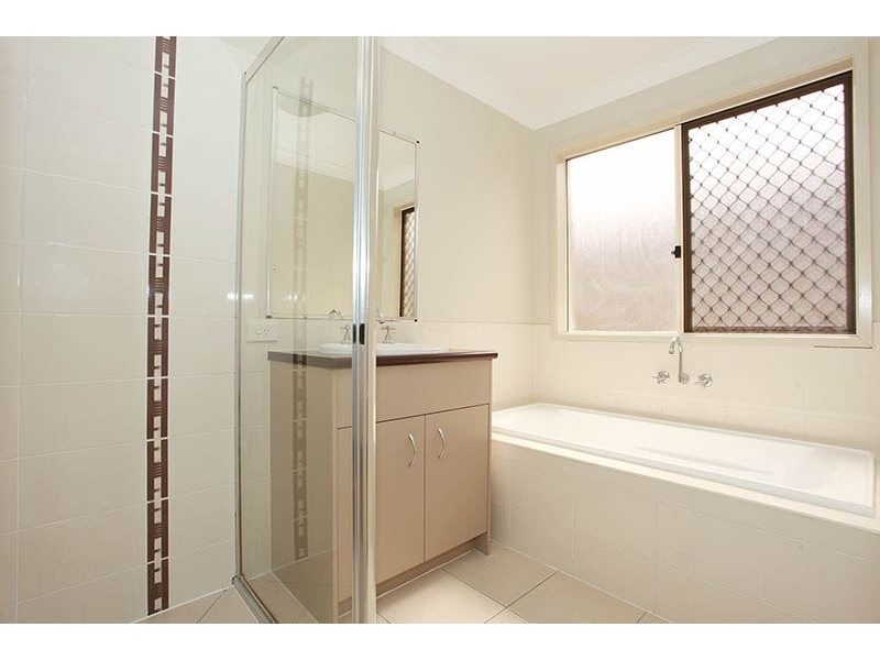 8 Rothburn Street, Doolandella QLD 4077