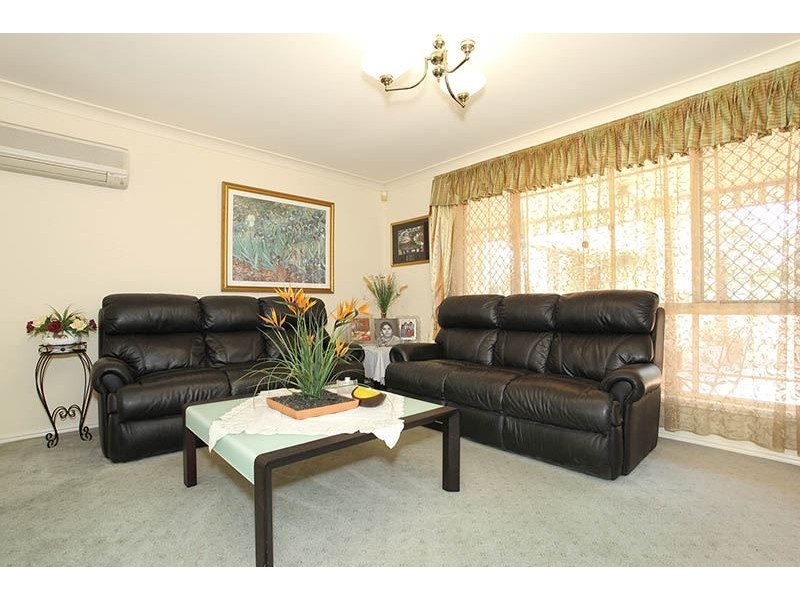 15 Burke Place, Forest Lake QLD 4078