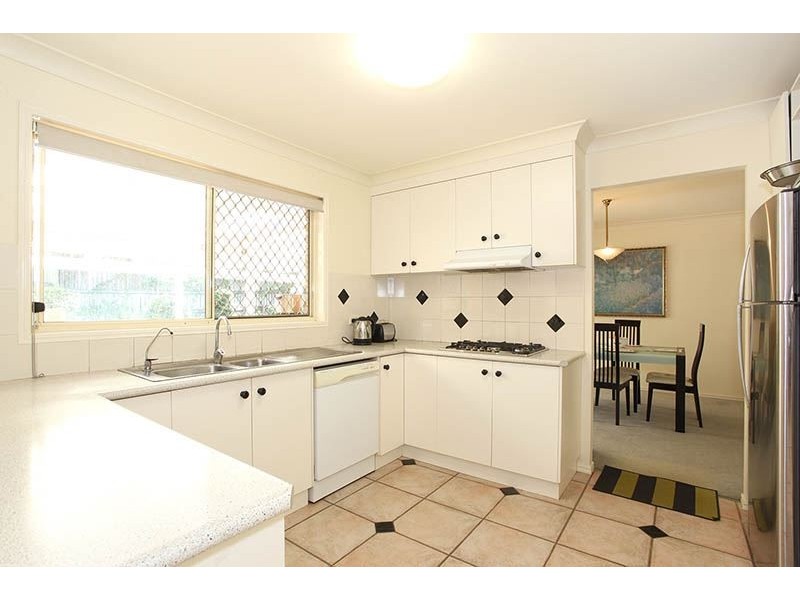 15 Burke Place, Forest Lake QLD 4078