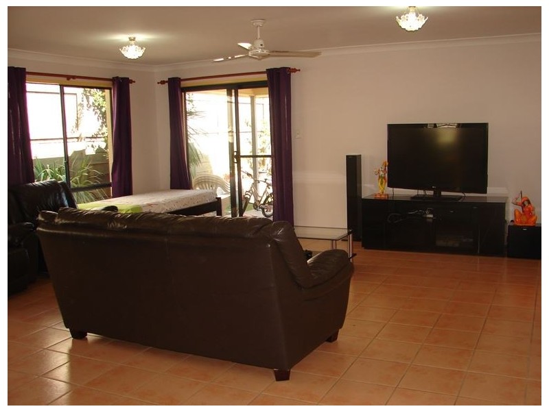 4 Amadeus Circuit, Springfield Lakes QLD 4300