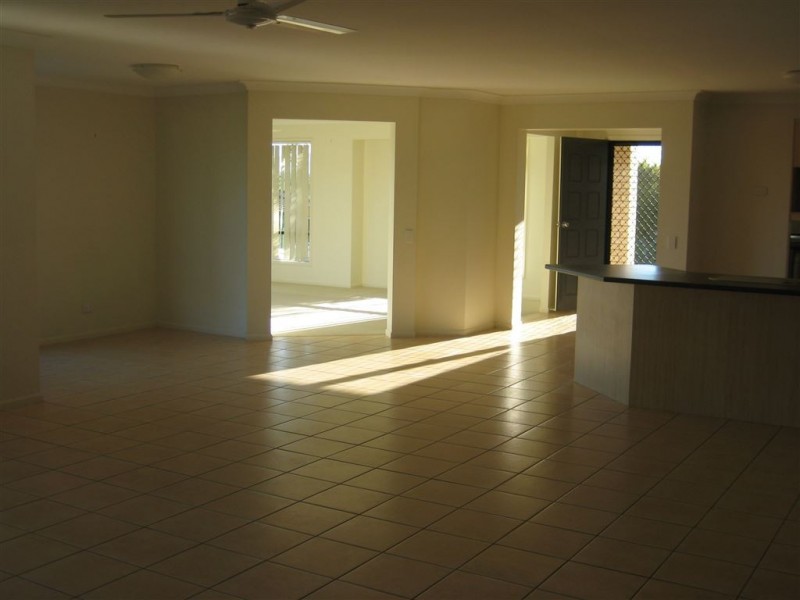 2 Tottenham Crt, Murrumba Downs QLD 4503
