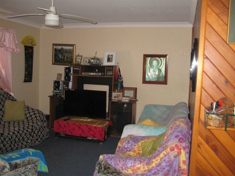 8 Jarvis Street, Holmview QLD 4207