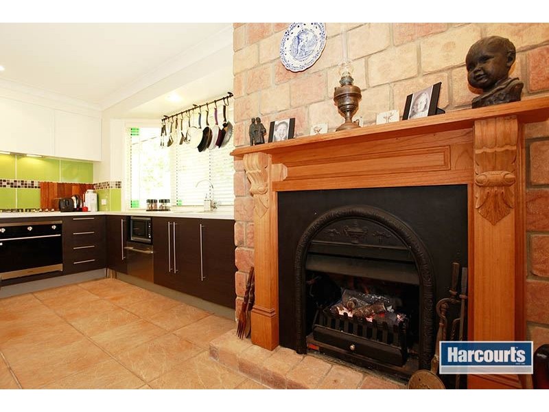 1 Deakin Place, Forest Lake QLD 4078