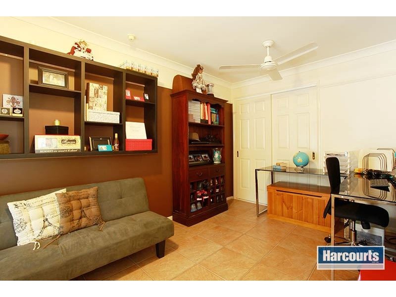 1 Deakin Place, Forest Lake QLD 4078