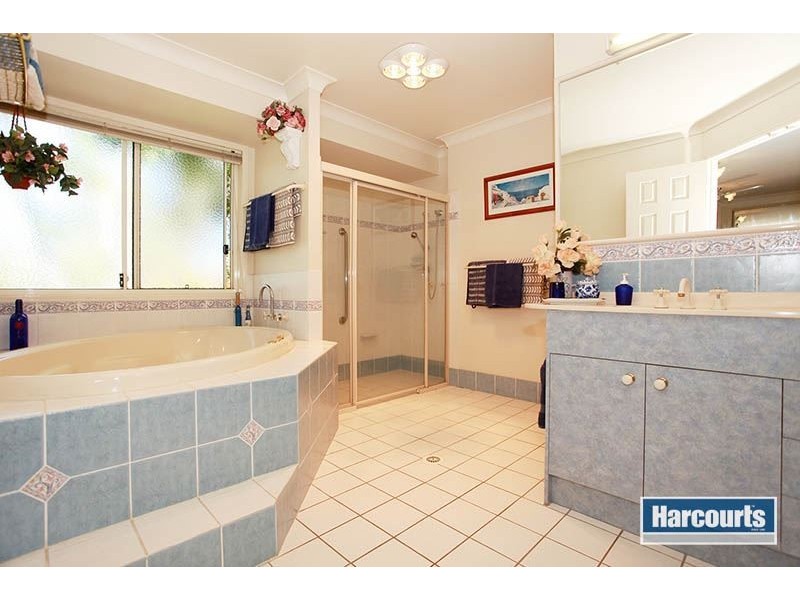 1 Deakin Place, Forest Lake QLD 4078