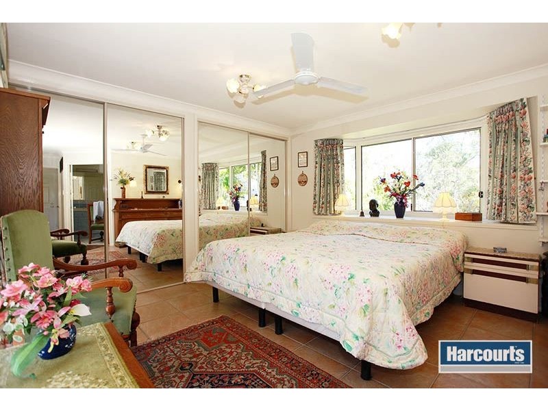 1 Deakin Place, Forest Lake QLD 4078