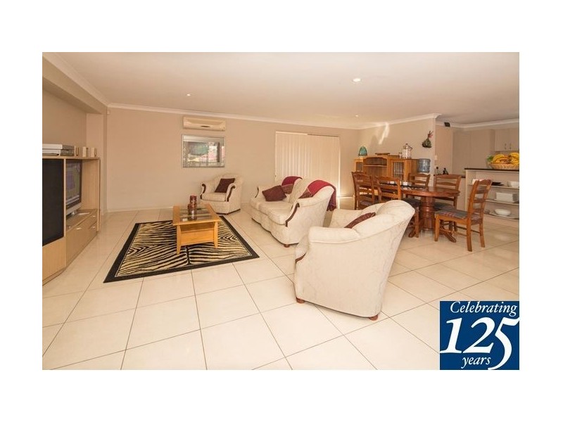 3 Chevron Close, Forest Lake QLD 4078
