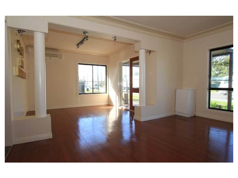 4 Douglas Street, Rocklea QLD 4106