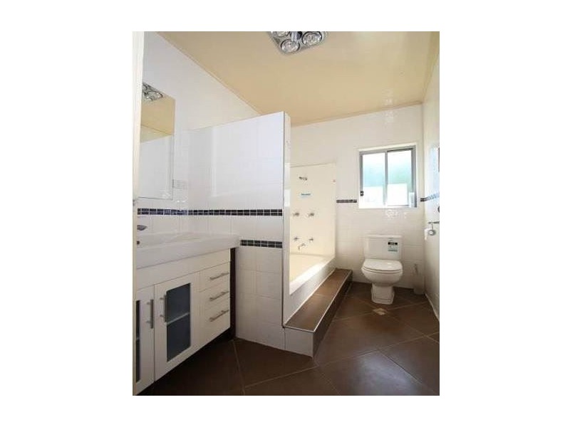 4 Douglas Street, Rocklea QLD 4106