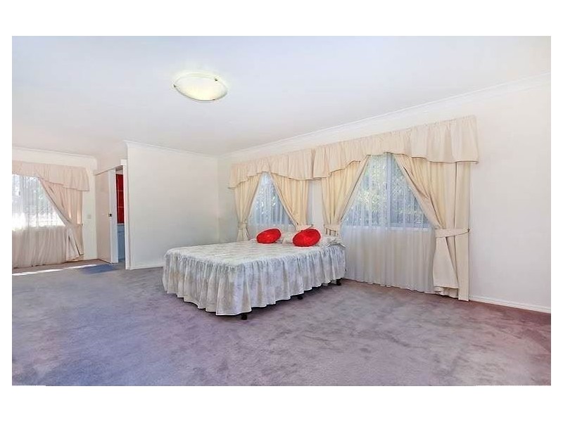 5 Eleanor Court, Camira QLD 4300