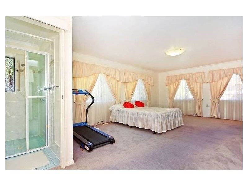 5 Eleanor Court, Camira QLD 4300