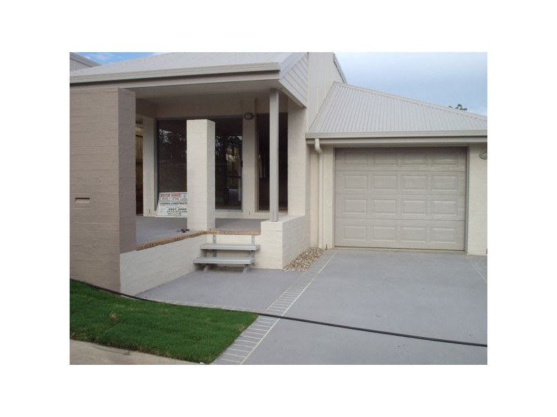 20 Greenleaf Ave, Springfield Lakes QLD 4300