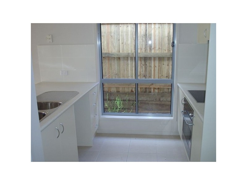 20 Greenleaf Ave, Springfield Lakes QLD 4300