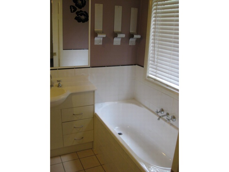 1 Mapleton, Forest Lake QLD 4078