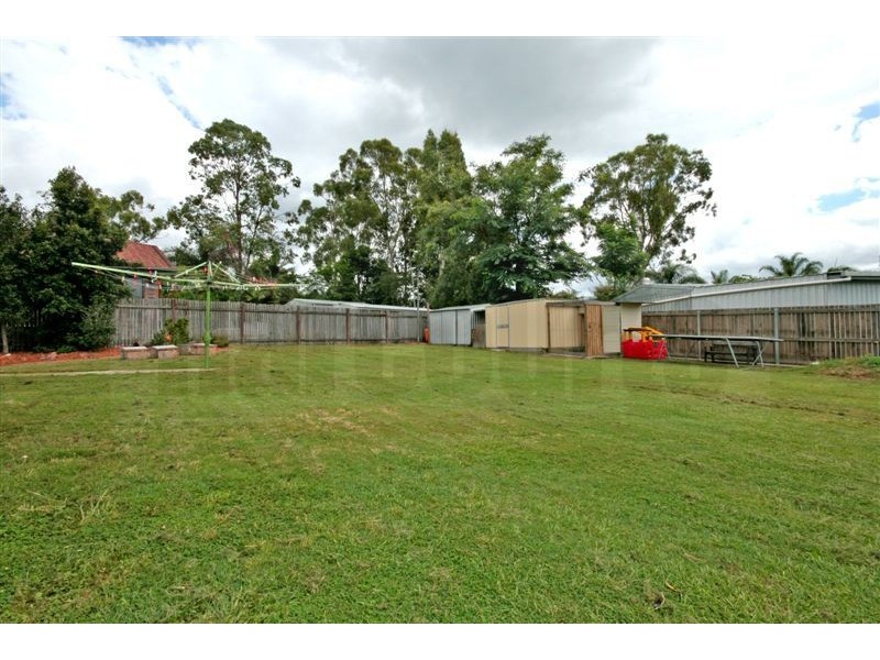Regents Park QLD 4118