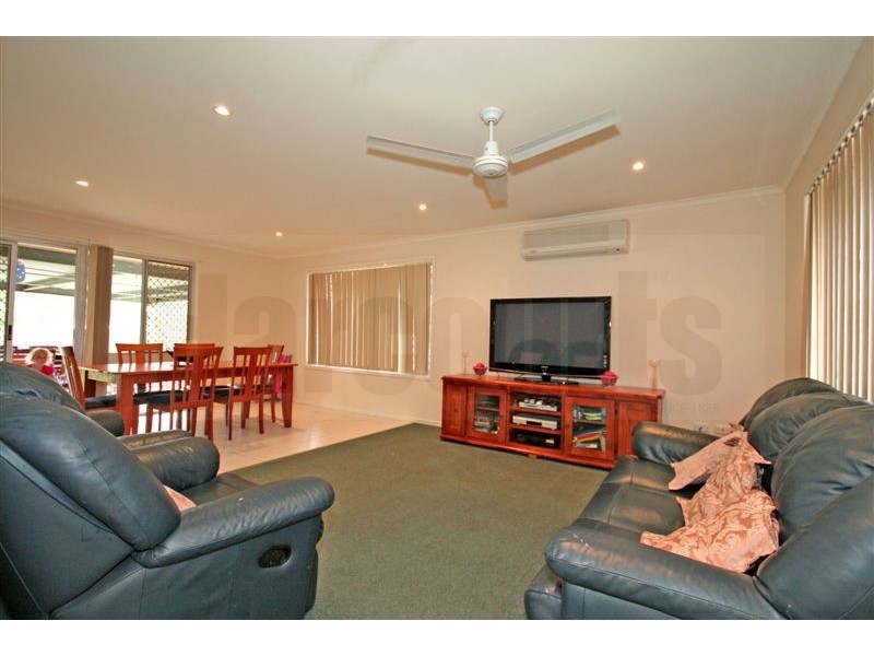 Regents Park QLD 4118