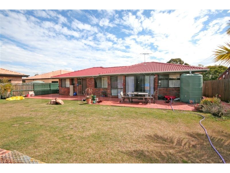 10 Matson Ave, Regents Park QLD 4118