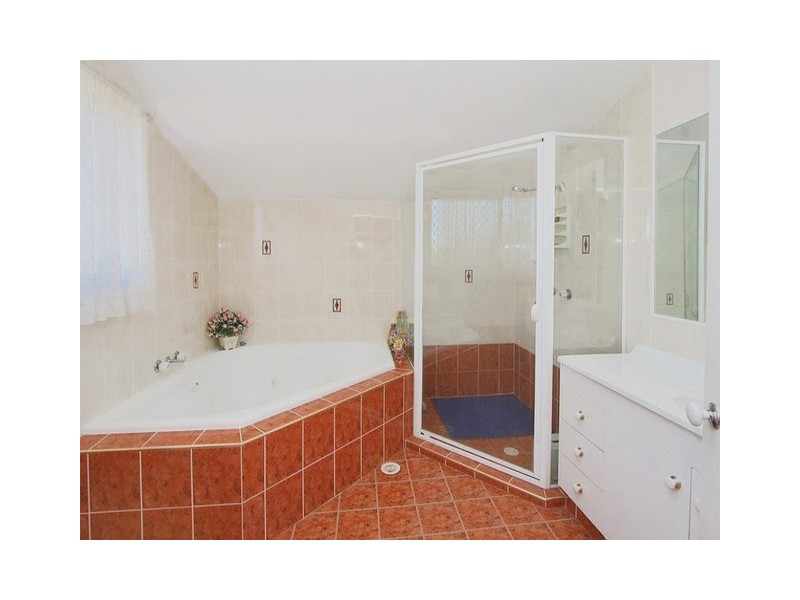 672 Middle Road, Greenbank QLD 4124