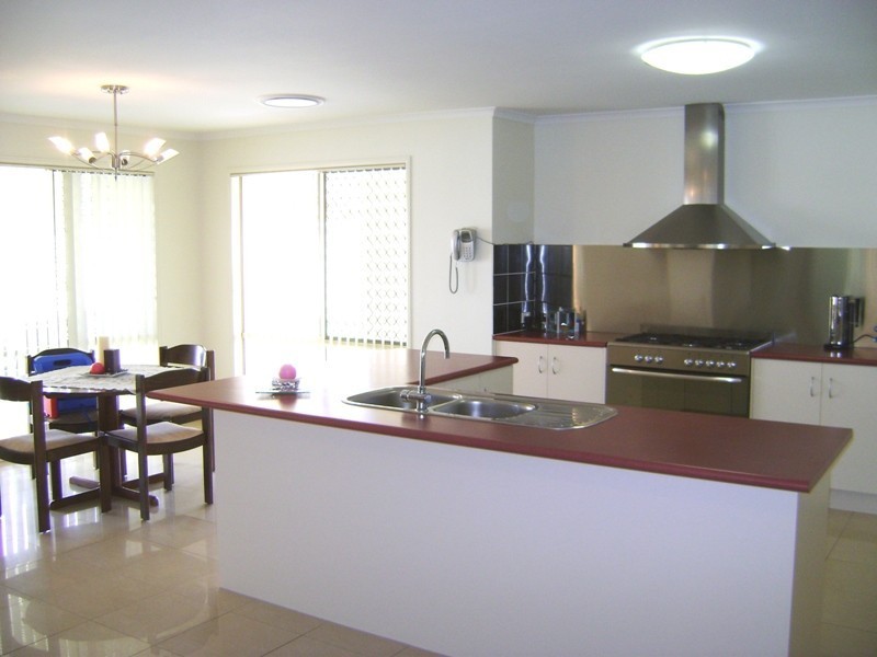 Regents Park QLD 4118