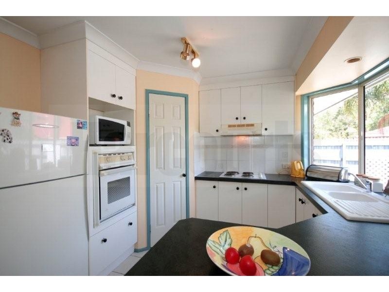 7 Calluna ct, Regents Park QLD 4118