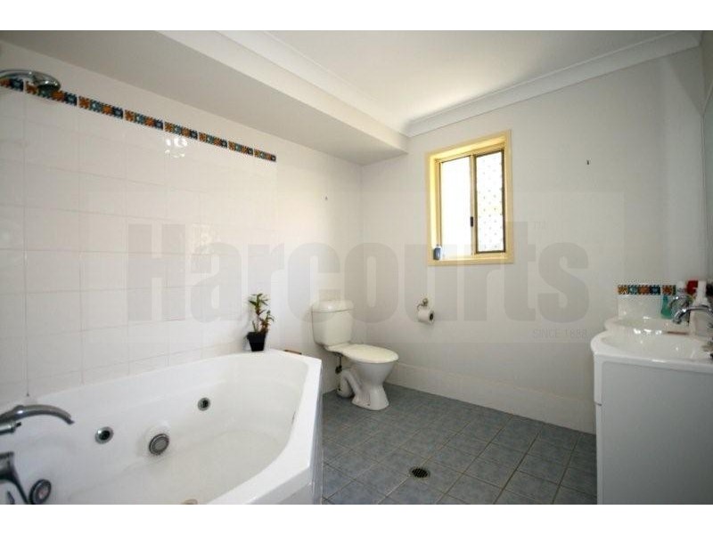 6 Yeoman Ct, Boronia Heights QLD 4124