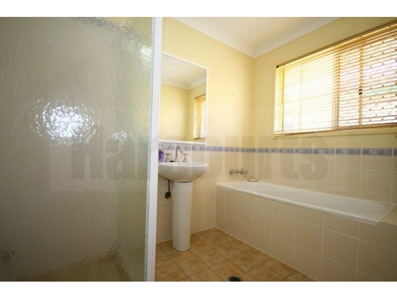 6 Yeoman Ct, Boronia Heights QLD 4124