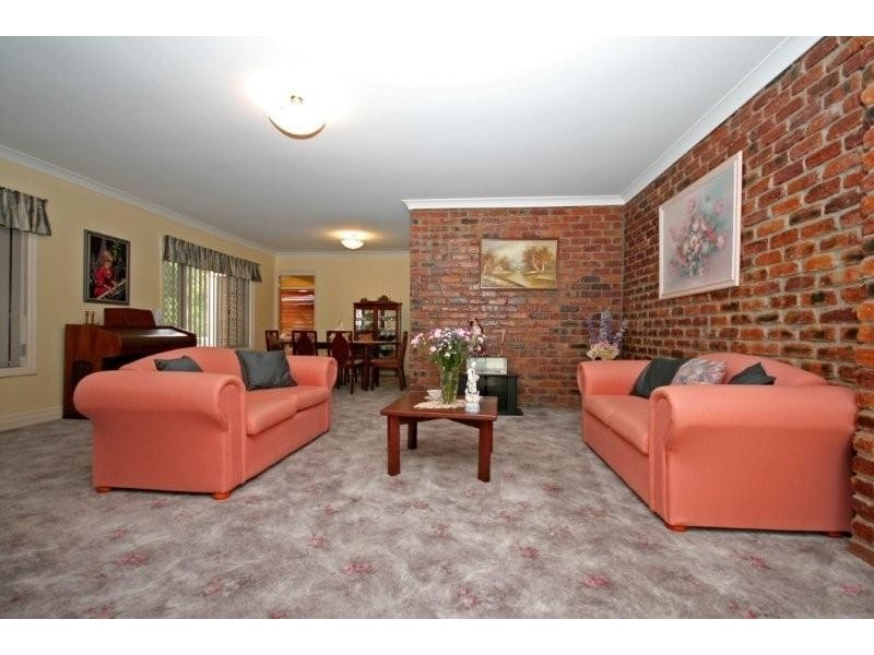 11 Jacaranda Ave, Boronia Heights QLD 4124