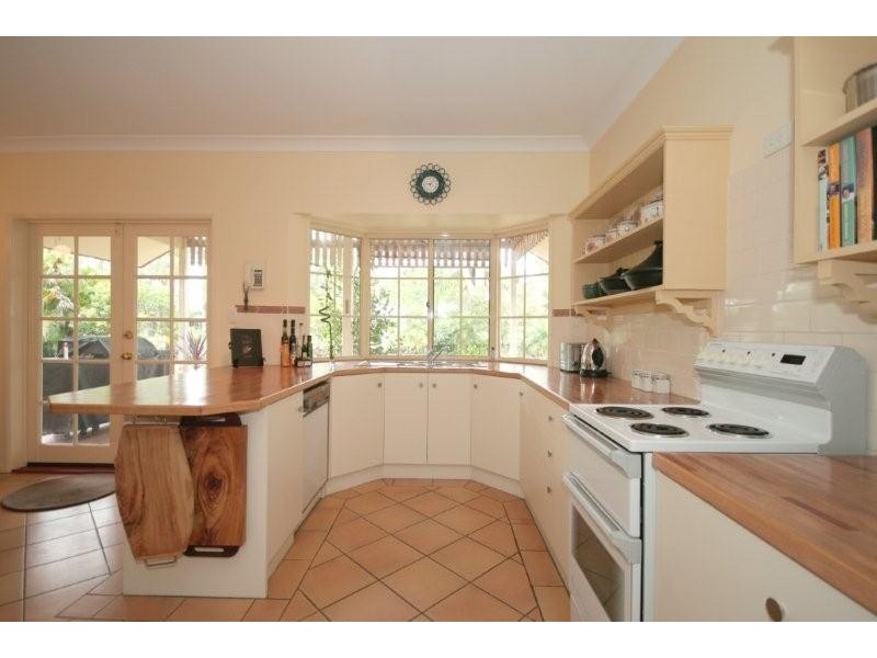 11 Merluna Rd, Park Ridge South QLD 4125