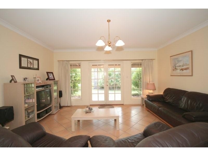 11 Merluna Rd, Park Ridge South QLD 4125