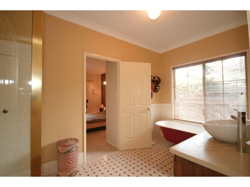 11 Merluna Rd, Park Ridge South QLD 4125