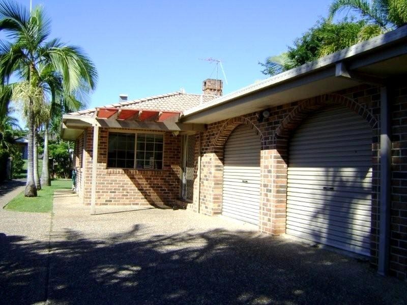 15 Learmonth Ct, Hillcrest QLD 4118