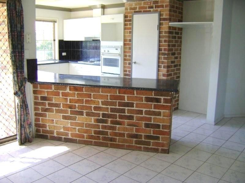 15 Learmonth Ct, Hillcrest QLD 4118