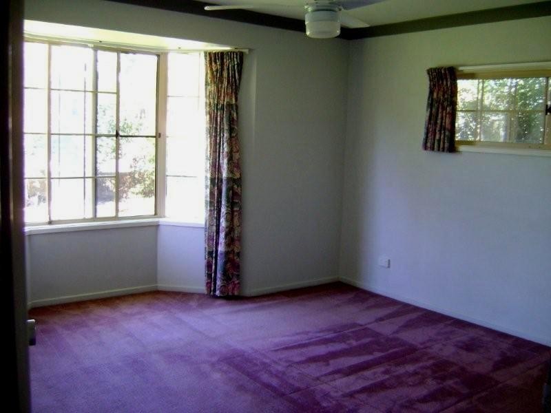 15 Learmonth Ct, Hillcrest QLD 4118